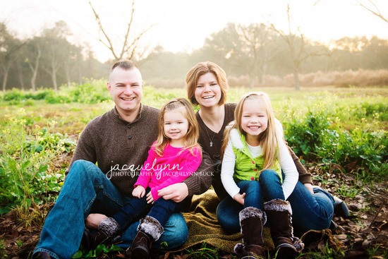 15 Quick and Easy Poses for Family Photographs